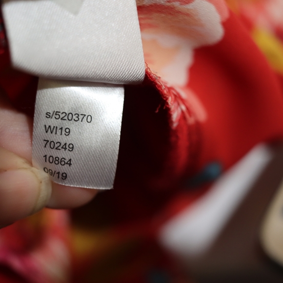 LOFT Red Floral Ruffled Sleeve Blouse Smocked Mock Neck Medium - Picture 15 of 16